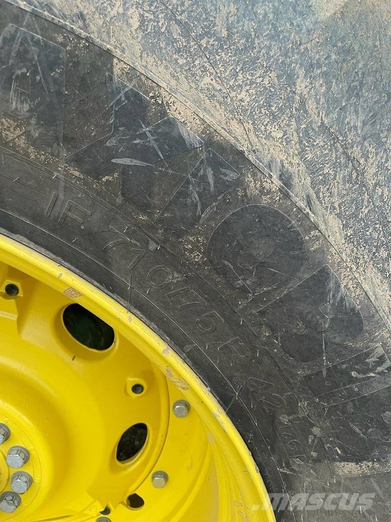 John Deere 7R 330 Tractoare