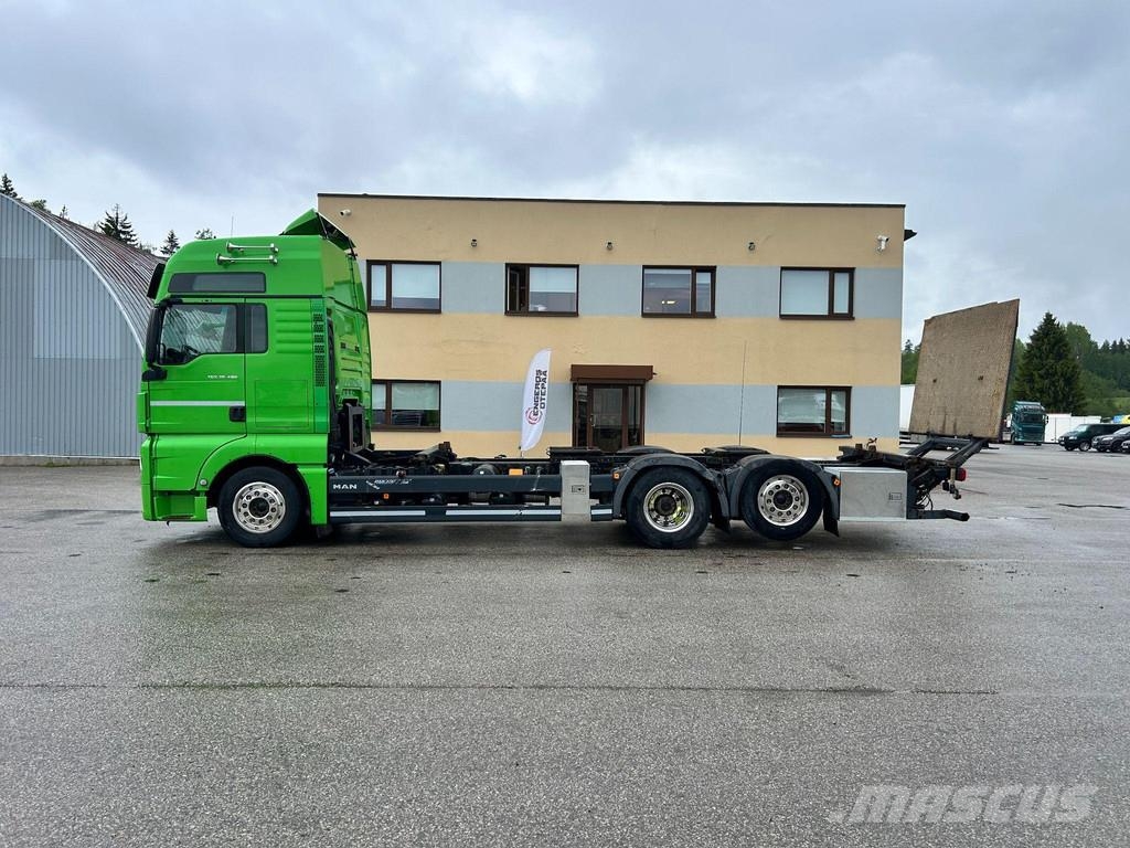 MAN TGX26.480 6x2*4 EURO6 + RETARDER + BDF 20ft Camiones portacontenedores