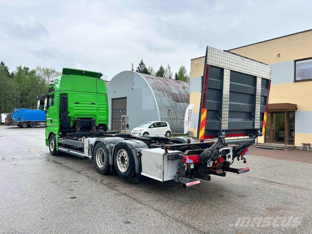 MAN TGX26.480 6x2*4 EURO6 + RETARDER + BDF 20ft Camiones portacontenedores
