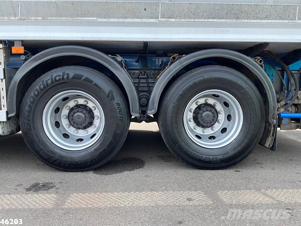 Volvo FH 390 8x4 kolkenzuiger Camiones aspiradores/combi
