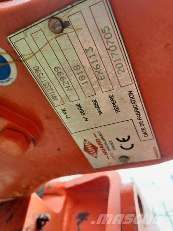 Kuhn Multi-Master 122 Apverčiamieji plūgai
