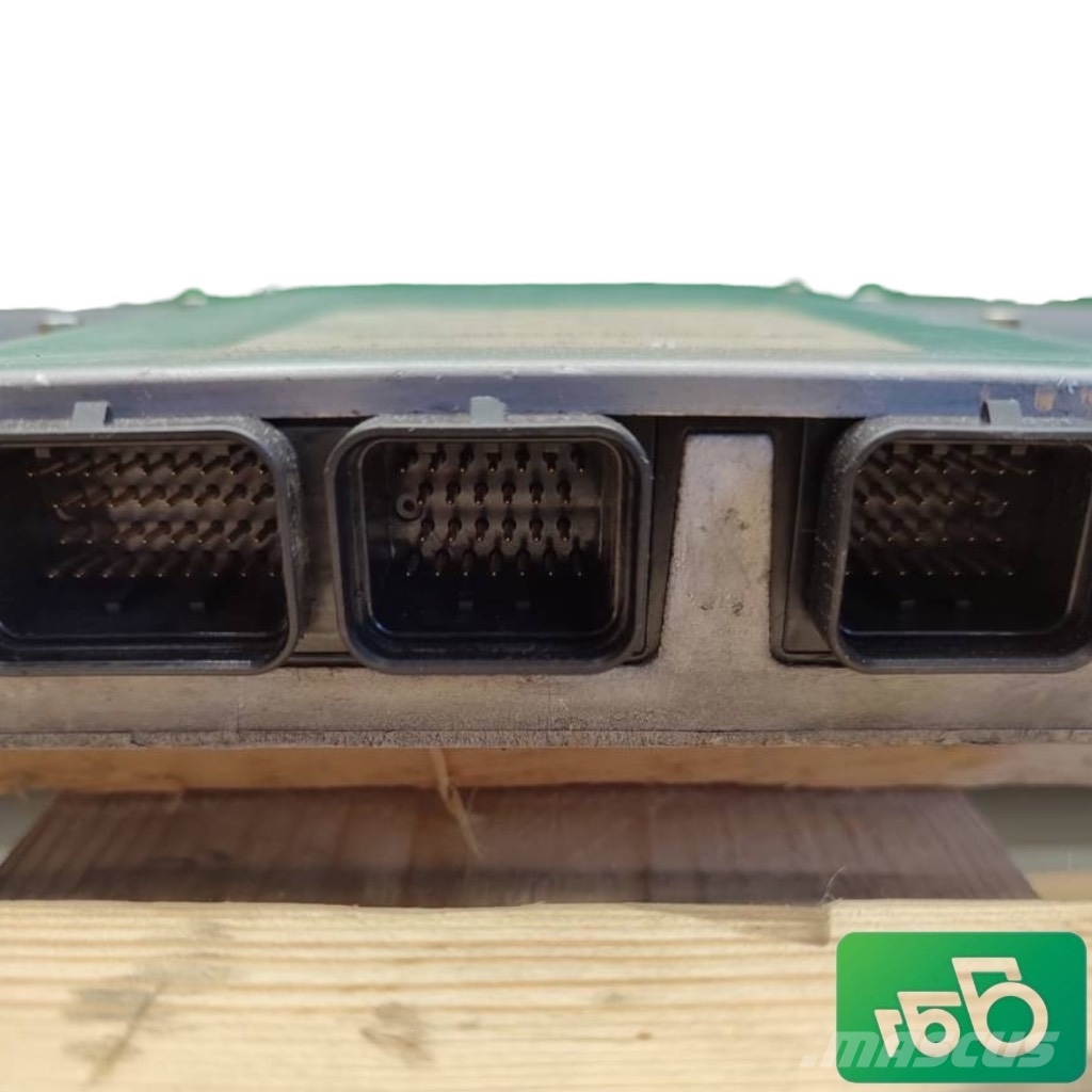 New Holland ECU 87304732 TM 175 일렉트로닉스