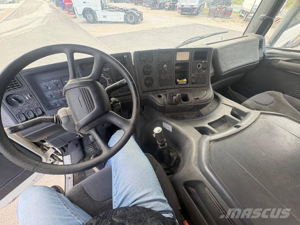 Scania P94 260 4x2 Platós / Ponyvás teherautók
