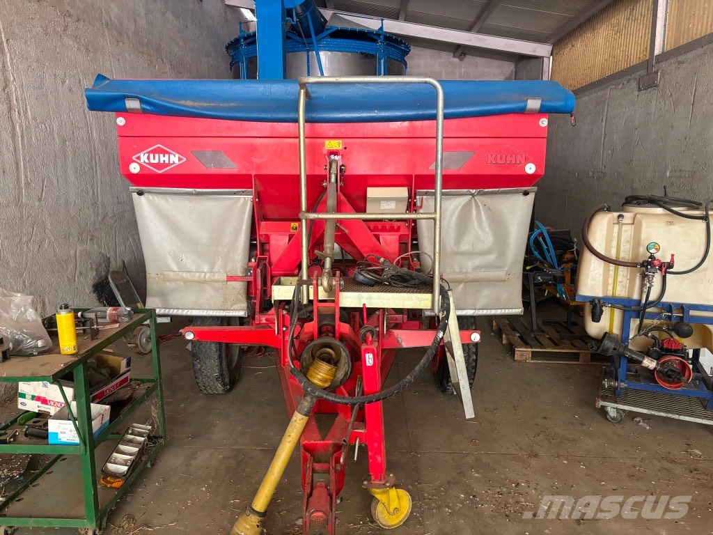 Kuhn Axera MW 1101 미네랄 살포기