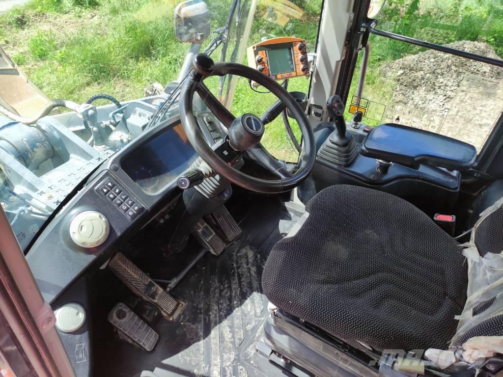 Doosan DL 420-5 لوادر بعجل