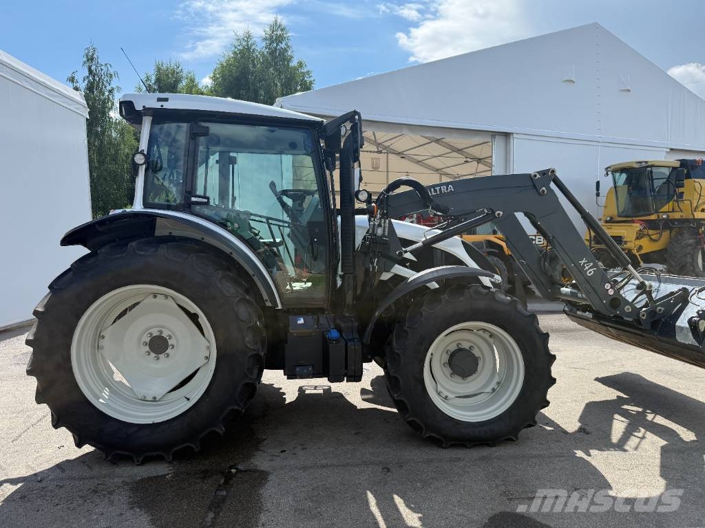 Valtra A115 Tractores