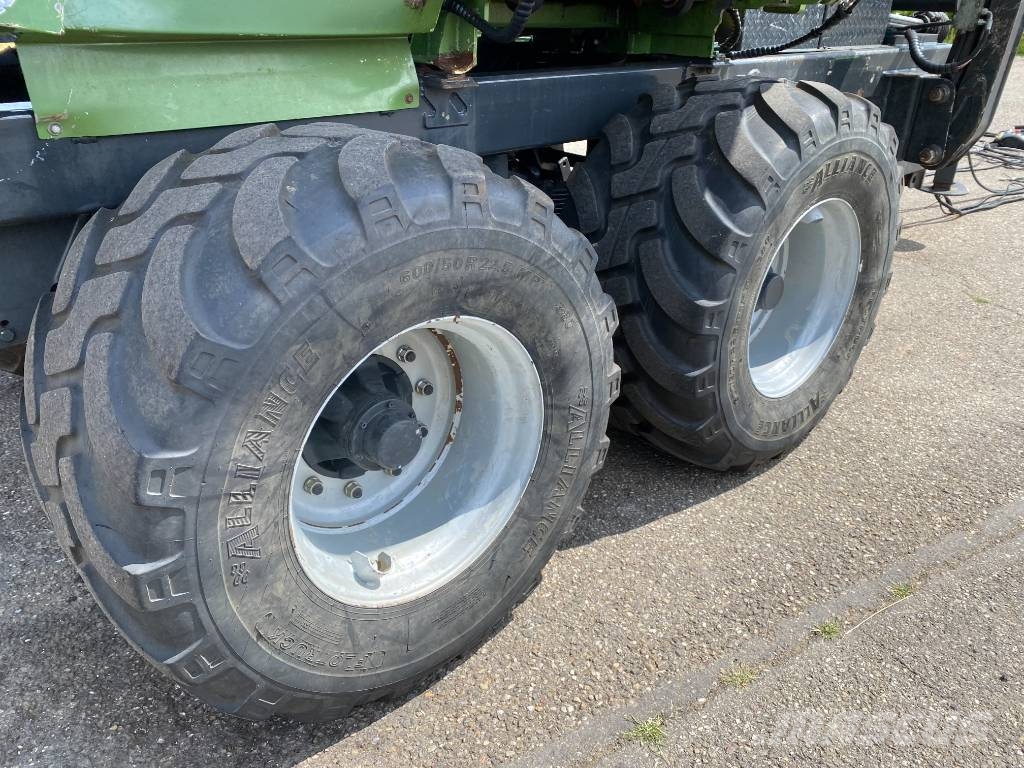 Pezzolato PTH 900/PALFINGER C60F86 endommagé ウッドチッパー