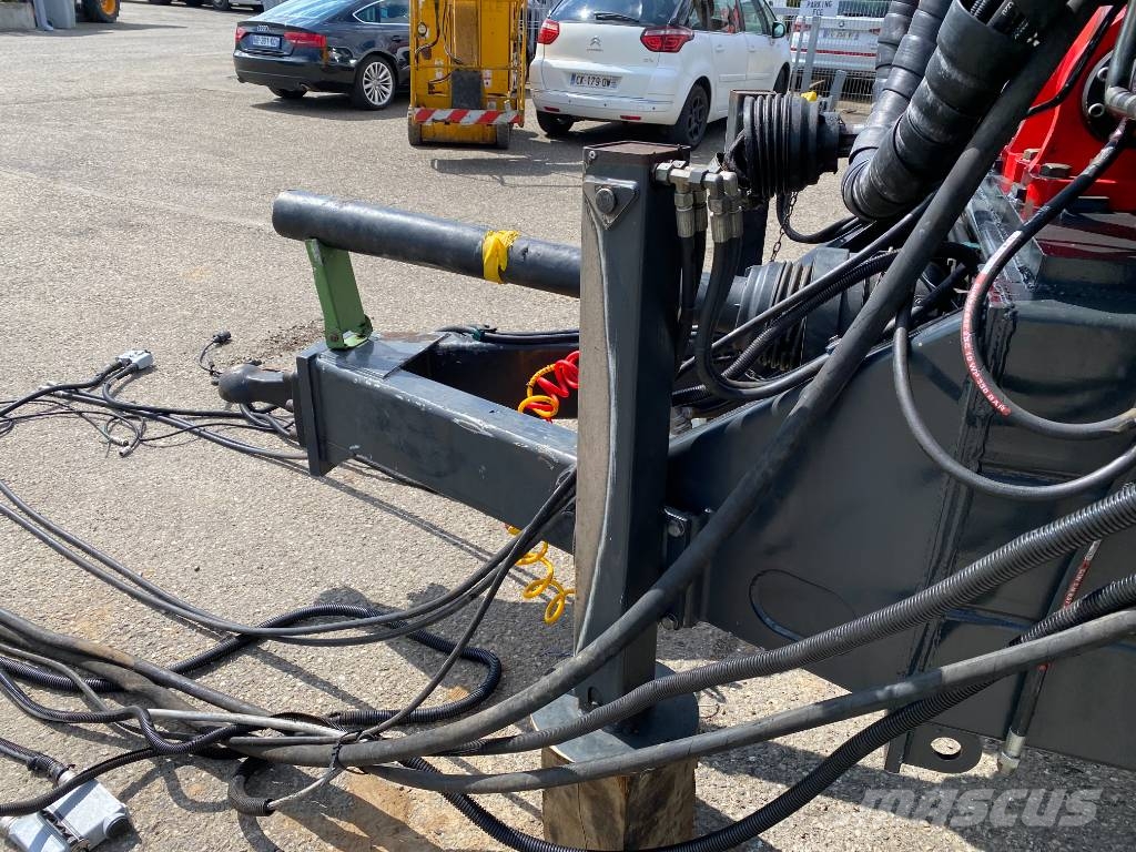 Pezzolato PTH 900/PALFINGER C60F86 endommagé ウッドチッパー