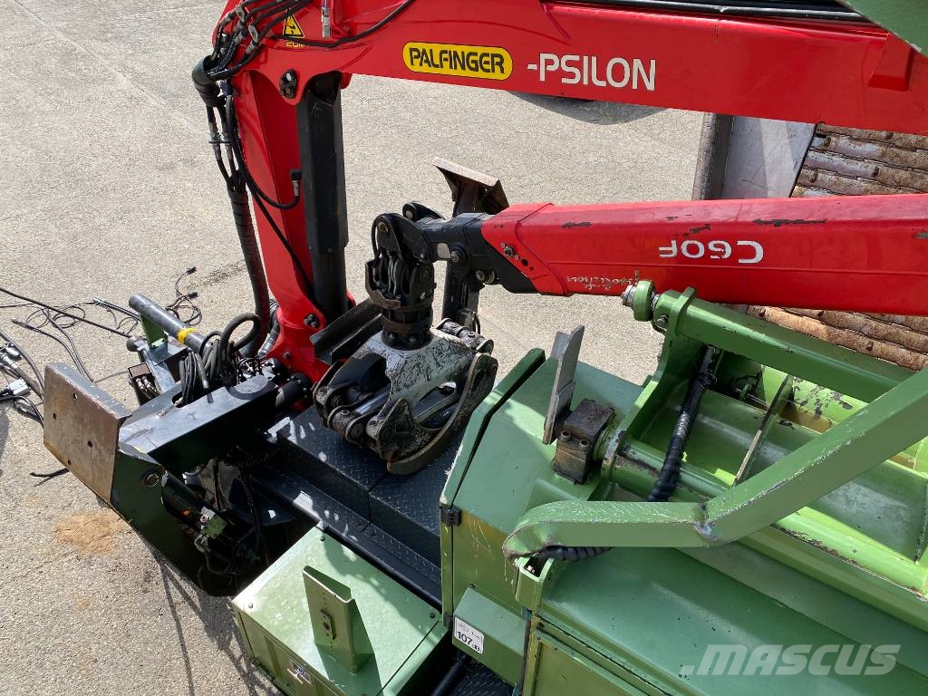 Pezzolato PTH 900/PALFINGER C60F86 endommagé ウッドチッパー