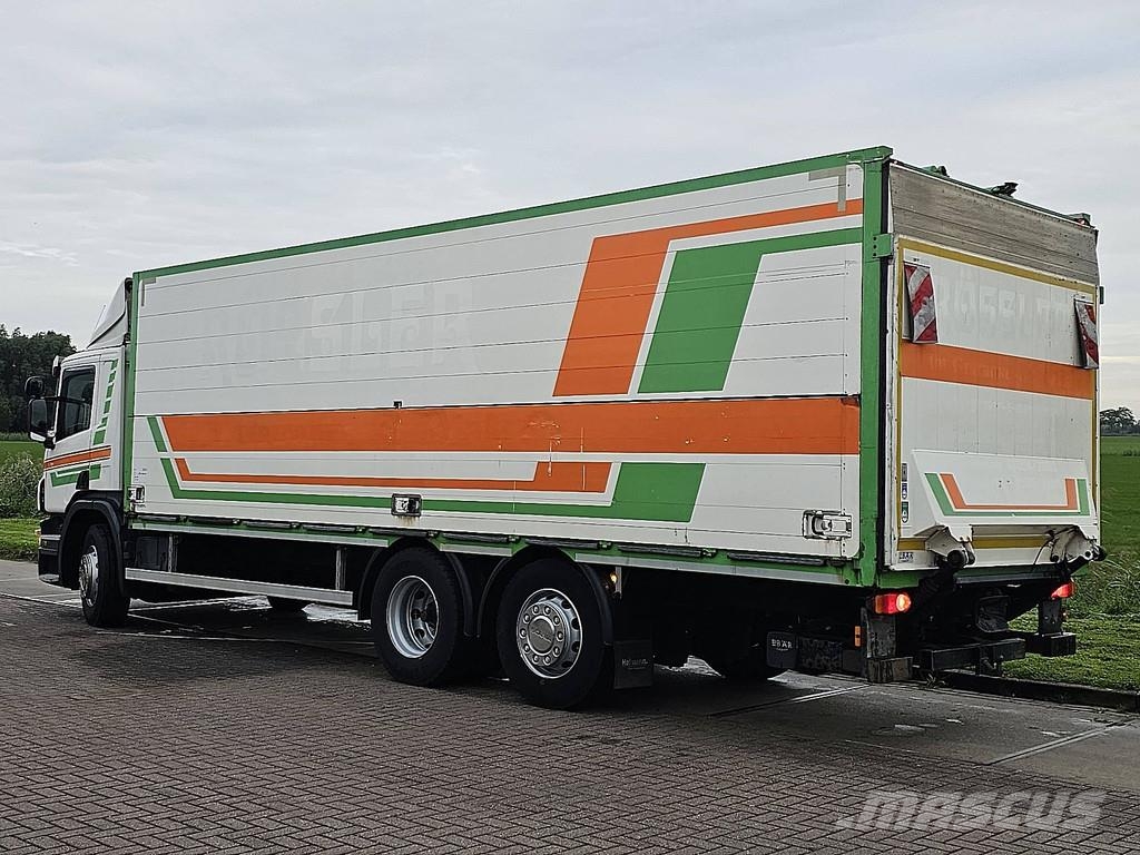 Scania P360 6x2*4 Camiones caja cerrada