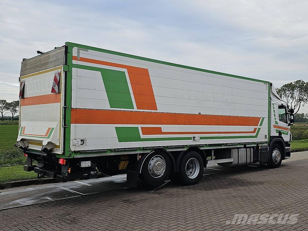 Scania P360 6x2*4 Camiones caja cerrada