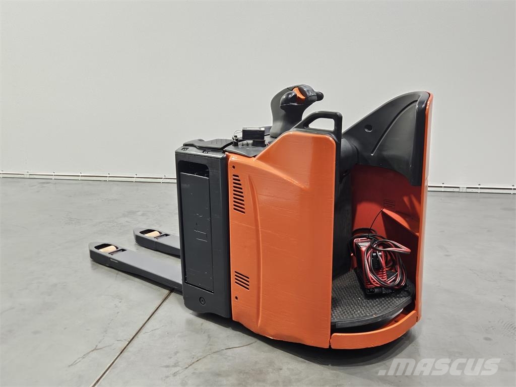Linde T20SP Transpalette accompagnant