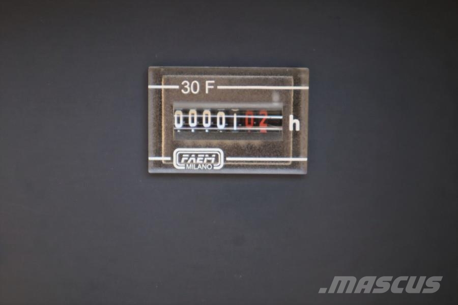 Trime X-Mast 4 × 320W Valid Inspection, Plug-in Electric Rasvetni stubovi