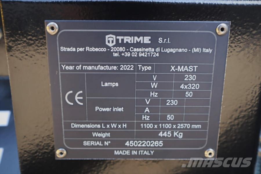 Trime X-Mast 4 × 320W Valid Inspection, Plug-in Electric Rasvetni stubovi