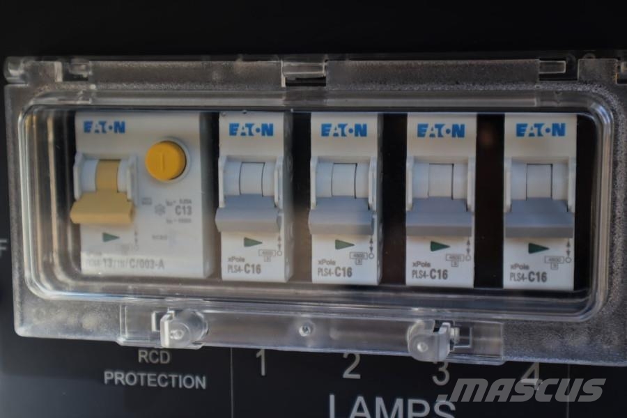 Trime X-Mast 4 × 320W Valid Inspection, Plug-in Electric Rasvetni stubovi