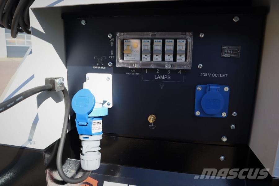 Trime X-Mast 4 × 320W Valid Inspection, Plug-in Electric Rasvetni stubovi