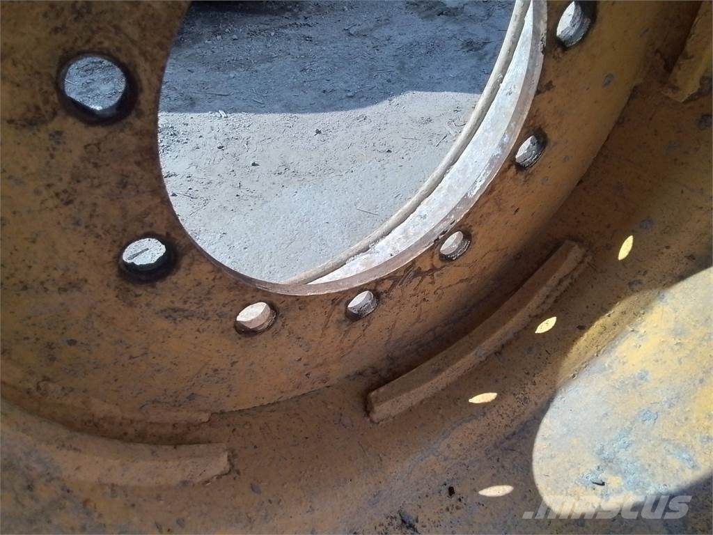 Ösa 250 24x26,5 Used/Beg Шины и колёса