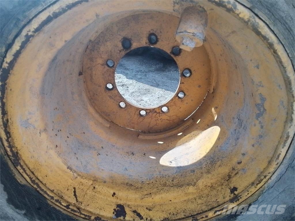 Ösa 250 24x26,5 Used/Beg Шины и колёса