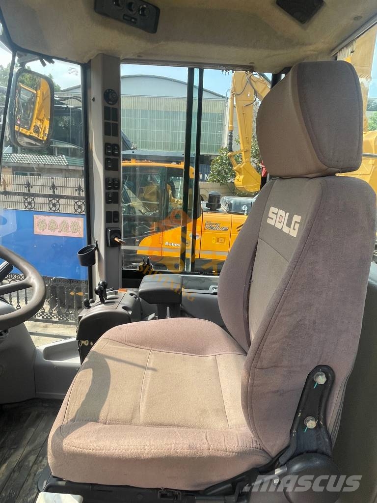 Volvo L 120 G Gumikerekes homlokrakodók