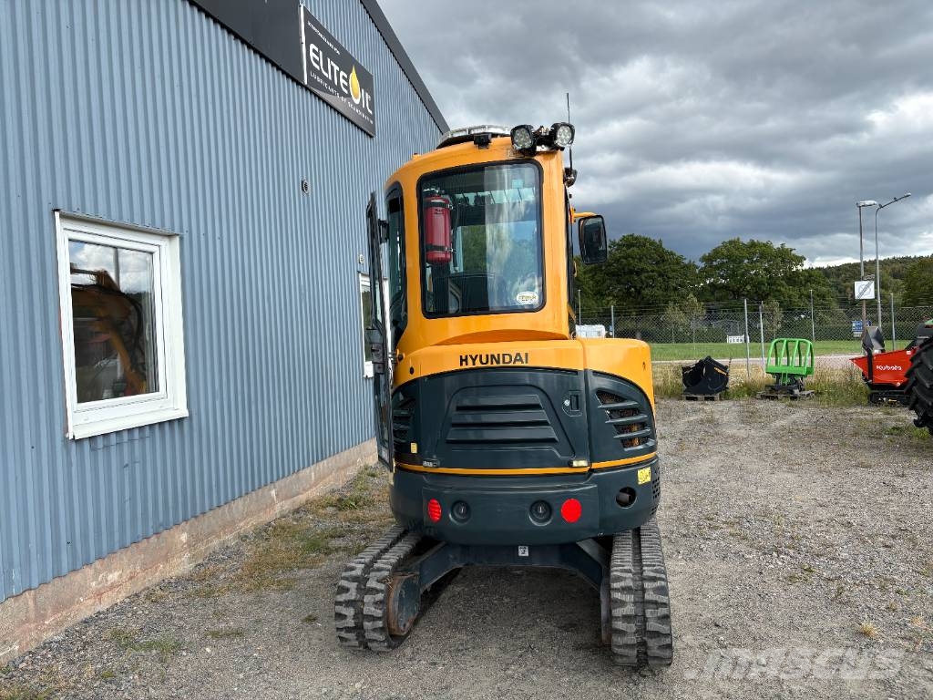 Hyundai R25Z-AK, Lång sticka Miniexcavadoras