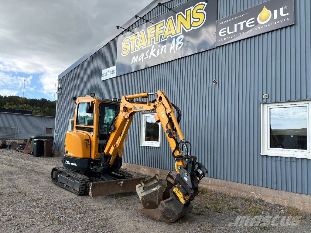 Hyundai R25Z-AK, Lång sticka Miniexcavadoras