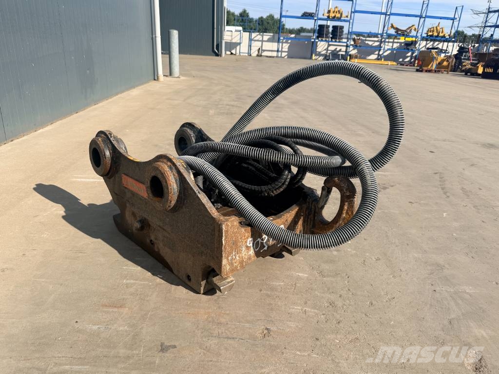 OilQuick OQ70 - M318D / 320D / 320E / 320F / 323D / 323E / موصلات سريعة