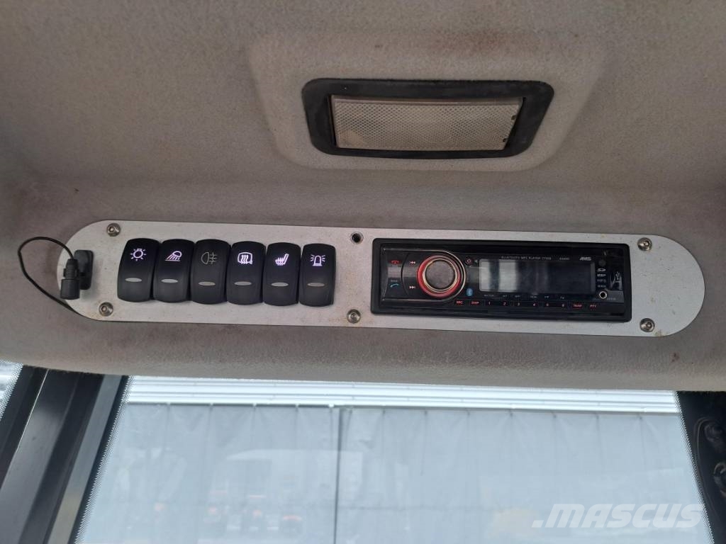 JCB 417 HT Kolesni nakladalci