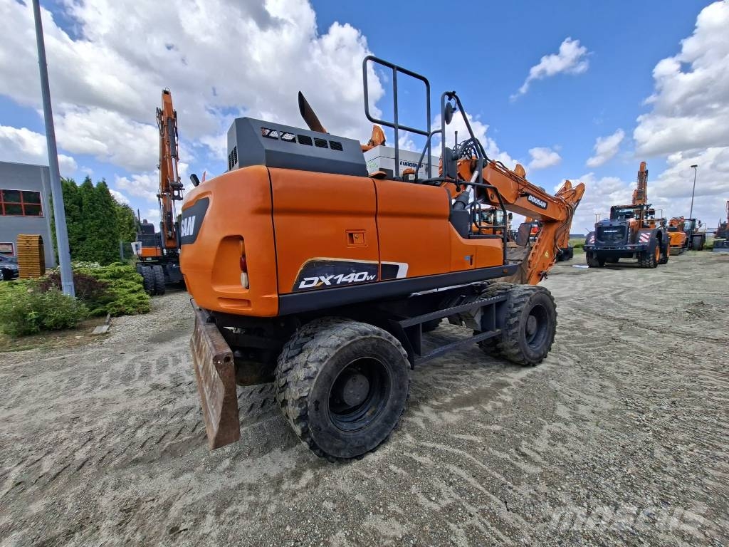 Doosan DX 140 W Wielgraafmachines