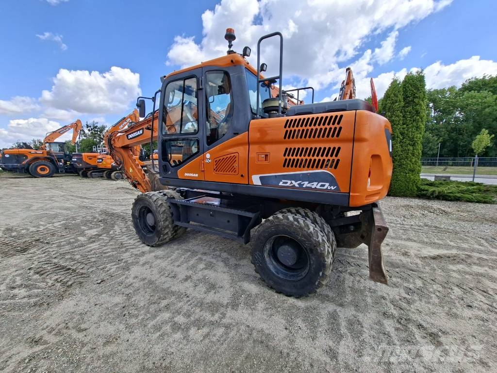 Doosan DX 140 W Wielgraafmachines