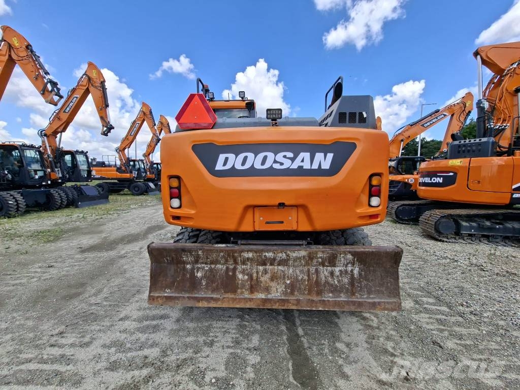 Doosan DX 140 W Wielgraafmachines