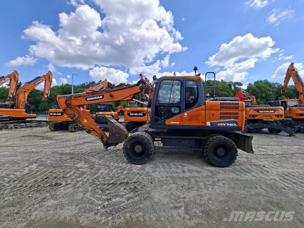 Doosan DX 140 W Wielgraafmachines