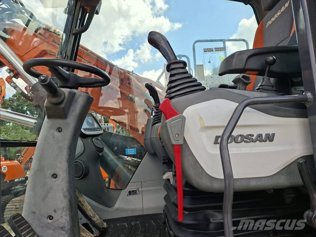 Doosan DX 140 W Wielgraafmachines