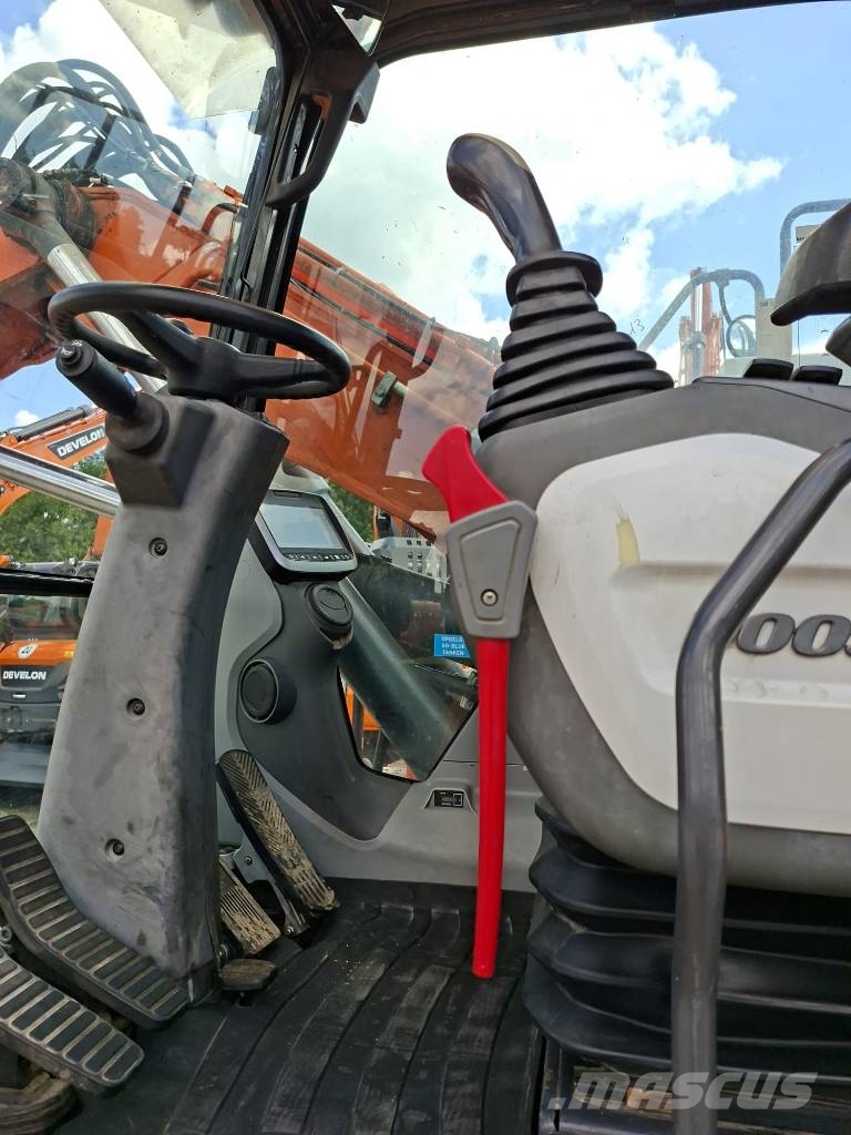 Doosan DX 140 W Wielgraafmachines