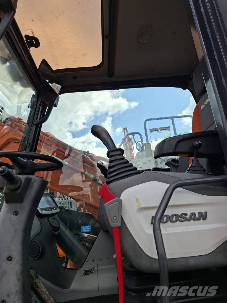 Doosan DX 140 W Wielgraafmachines
