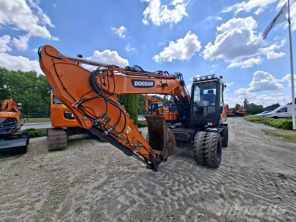 Doosan DX 140 W Wielgraafmachines