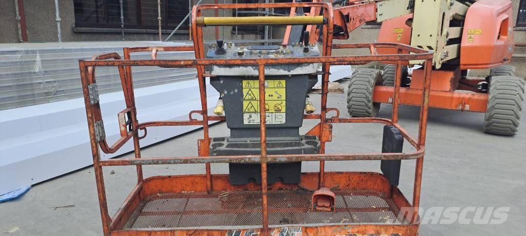 JLG 520 AJ Nacele cu brat articulat