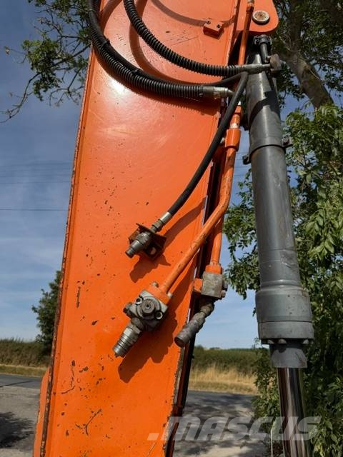 Doosan DX 140 LC-5 Crawler excavators