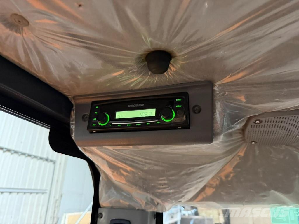 Doosan DX 62 R-3 6.2T - *FULL HYDR - *CENTRAL GREASING* - Minigraafmachines < 7t