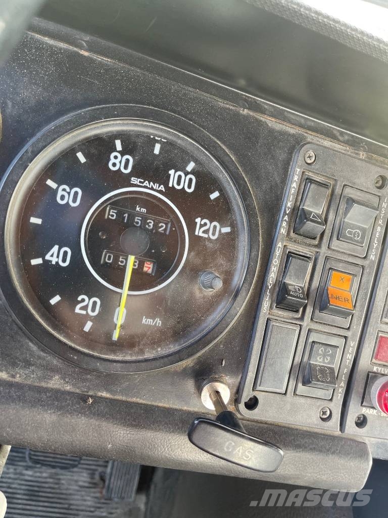 Scania SBA 111 Cegonhas