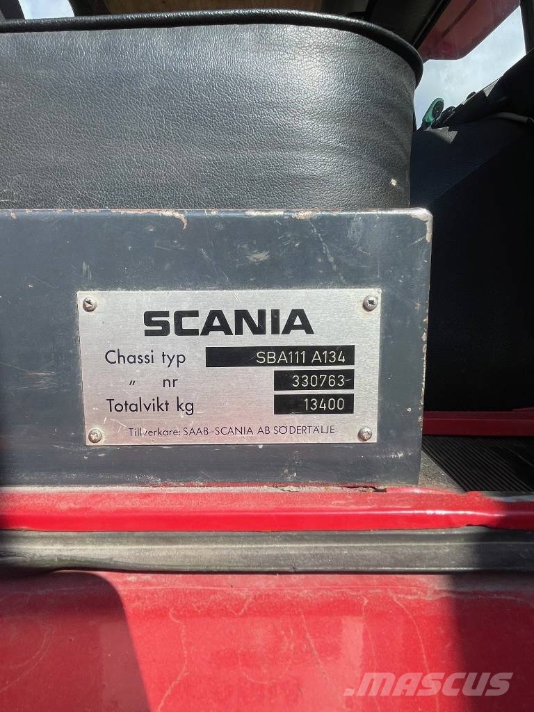 Scania SBA 111 Cegonhas