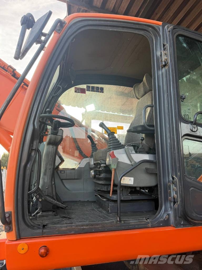 Doosan DX 210 W Wielgraafmachines