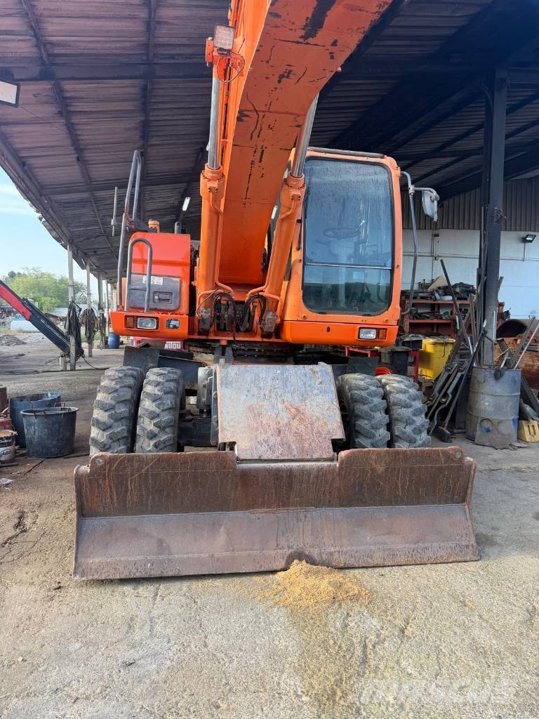 Doosan DX 210 W Wielgraafmachines