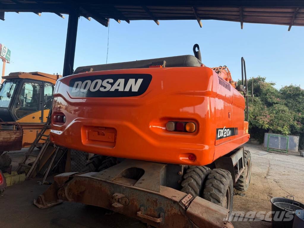 Doosan DX 210 W Wielgraafmachines