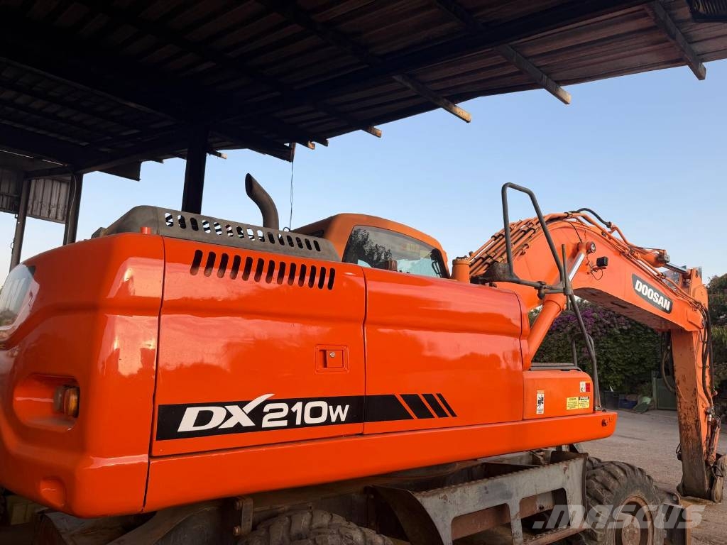 Doosan DX 210 W Wielgraafmachines