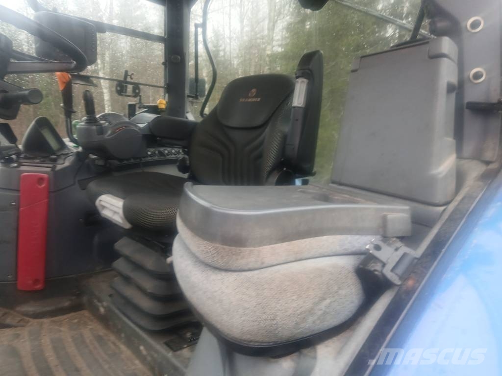 New Holland T7040PCE الجرارات