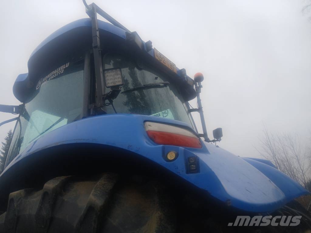 New Holland T7040PCE الجرارات