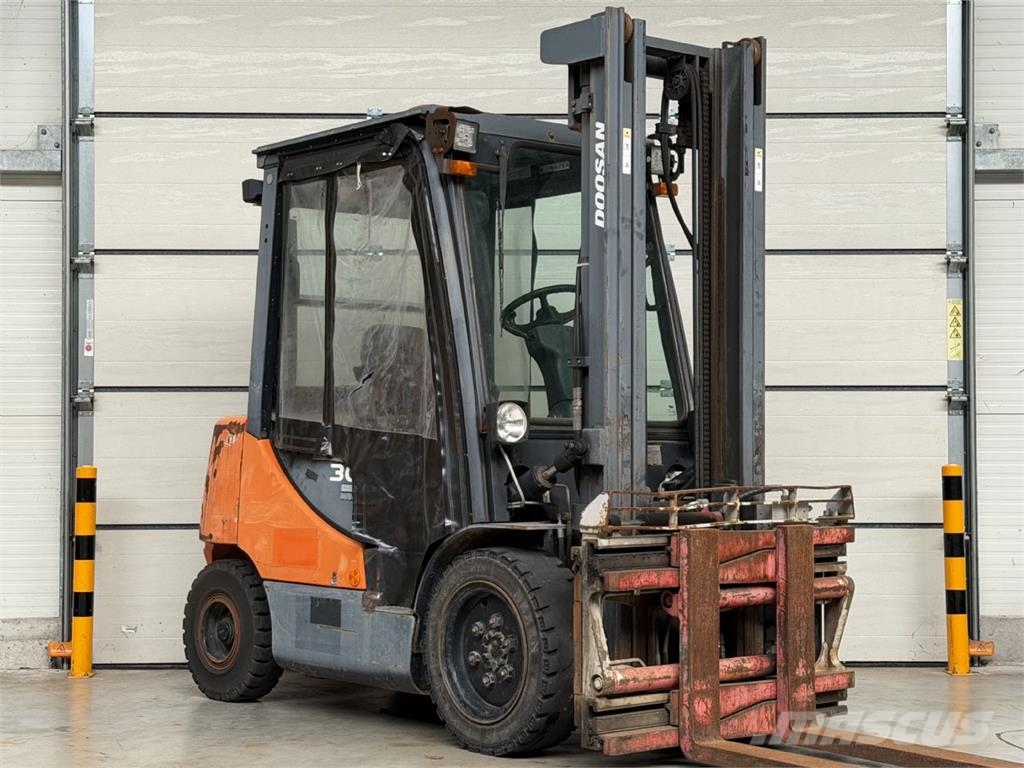 Doosan D30S-5 Dīzeļa autoiekrāvēji