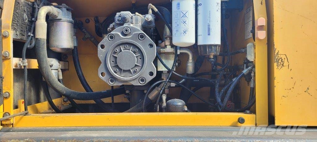 Volvo EC 460CLD UHD Εκσκαφείς με ερπύστριες