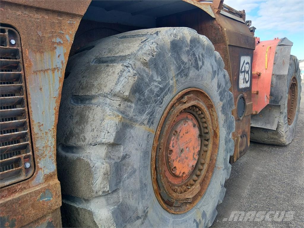 Sandvik Toro 0011 Hammer Подземные самосвалы