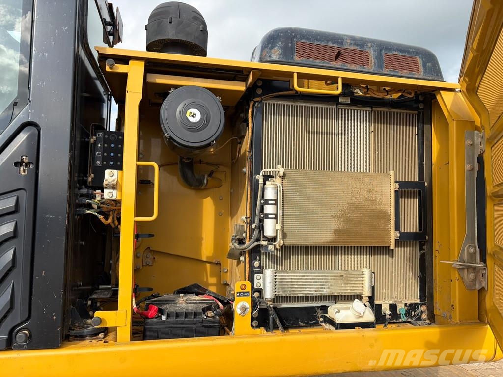 CAT 323FLN Bandgrävare